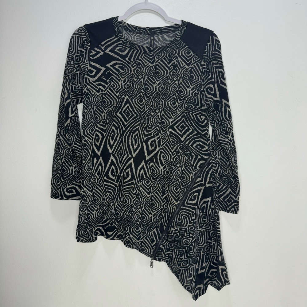 IC by Connie K Tunic Geometric zipper accent
